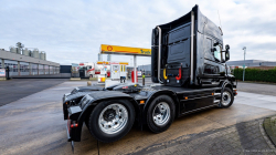 20260201-Tom-Holding-00210